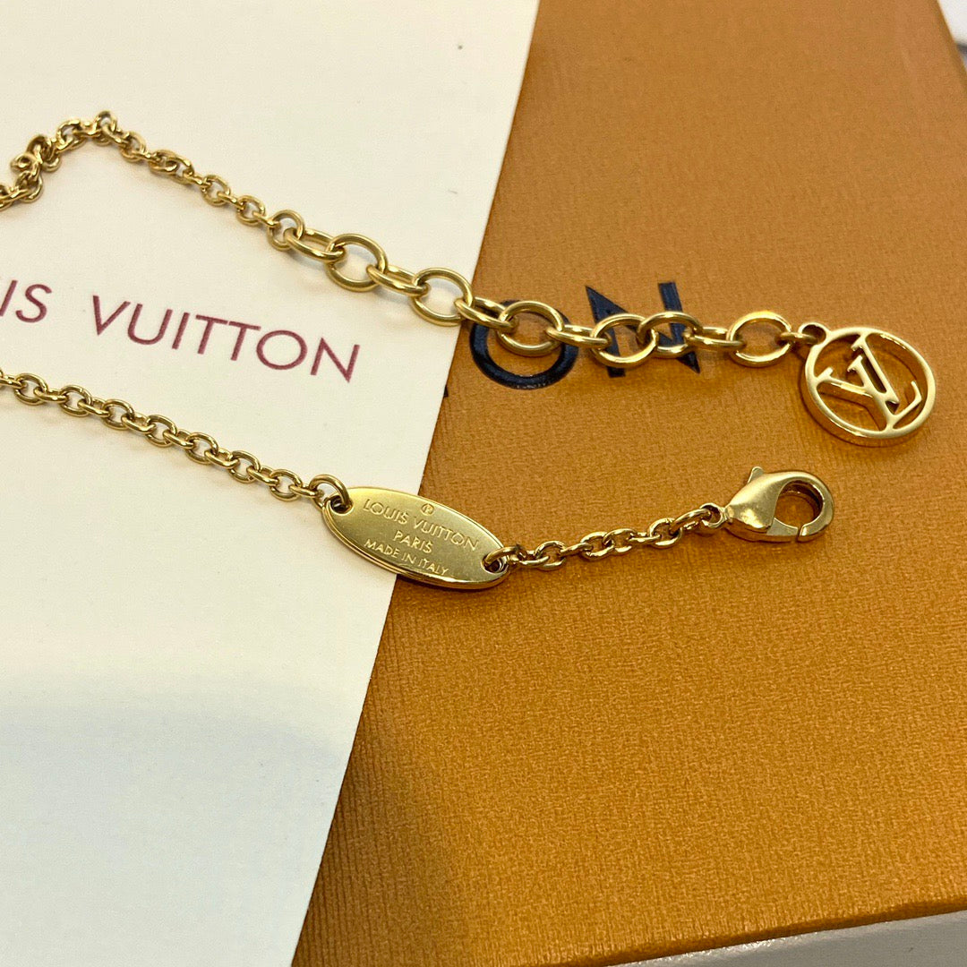 LV V Pearl Bracelet