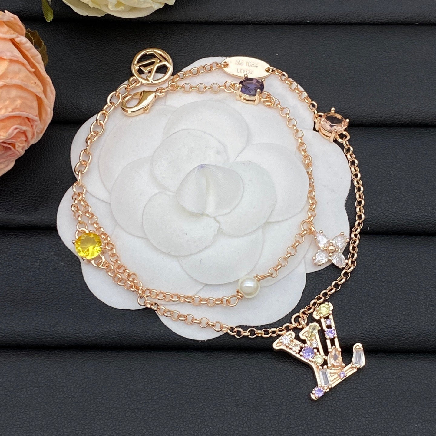 LV Color Diamond Necklace Bracelet Earrings