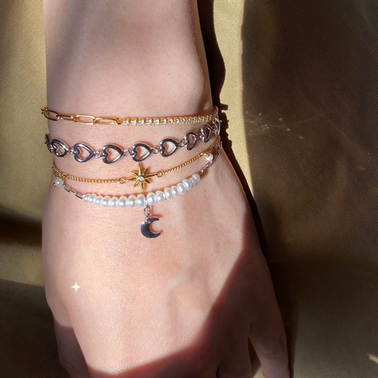 Moon Pendant Pearl Bracelet