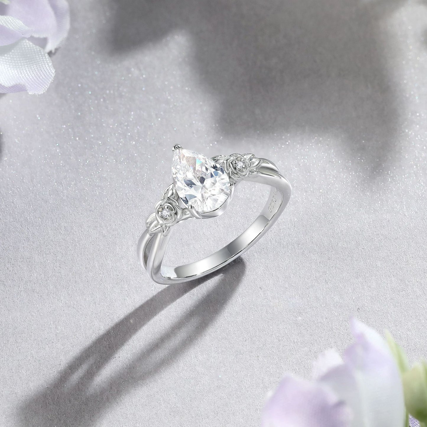 1.5CT Moissanite Flower Teardrop Ring Set