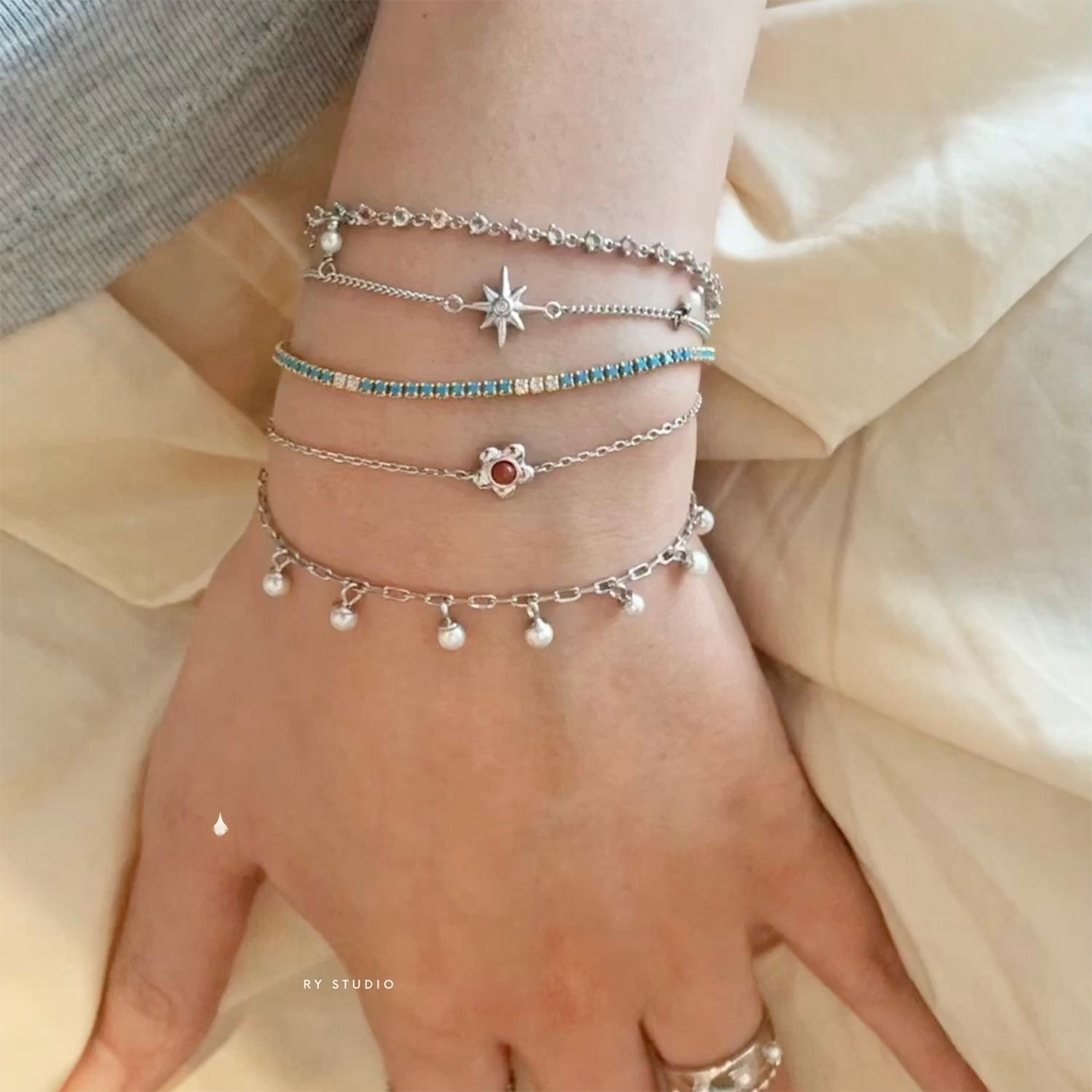 Mini Teardrop Pearl Pendant Bracelet