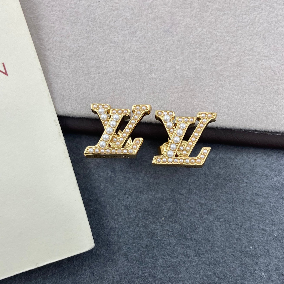 LV Petite Pearl Necklace Bracelet Earrings