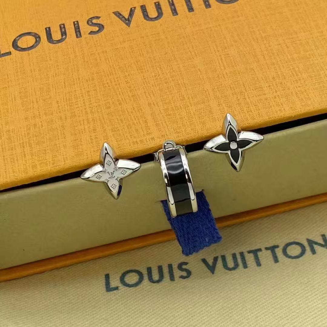LV Black Star Earrings Set