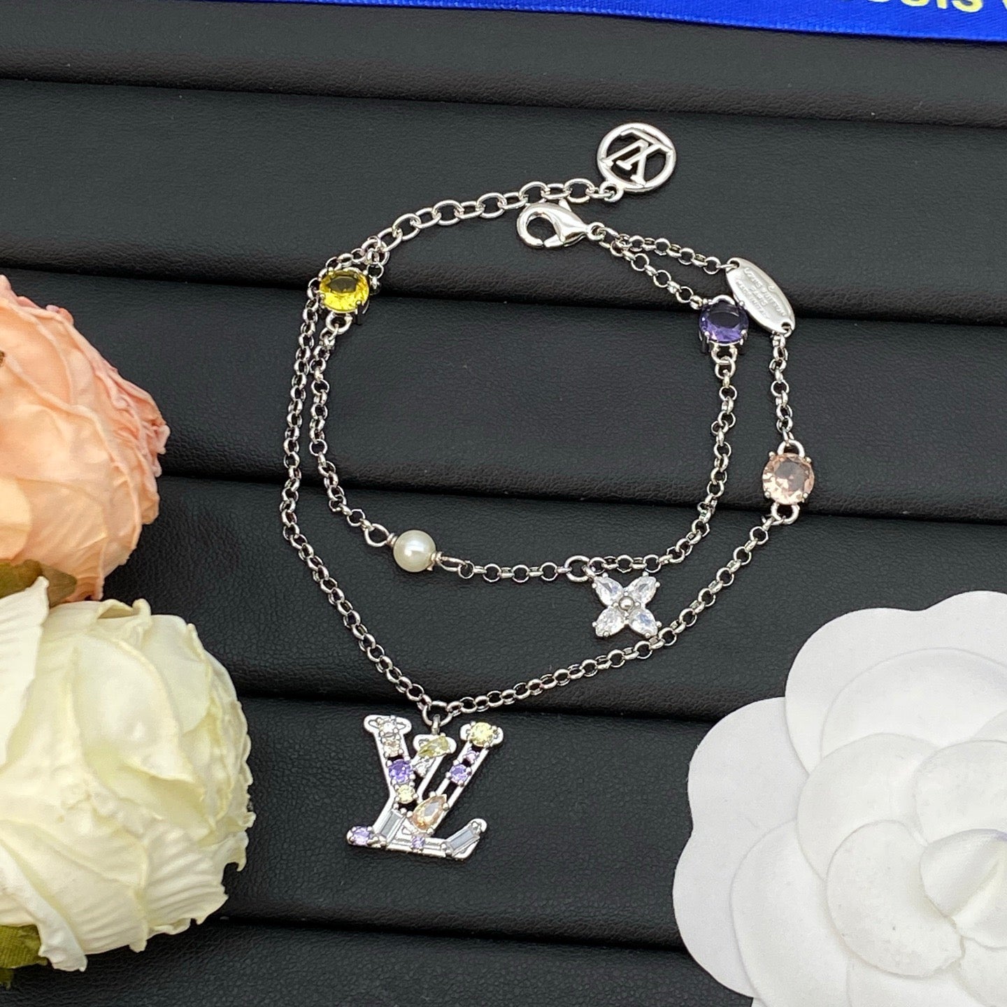 LV Color Diamond Necklace Bracelet Earrings