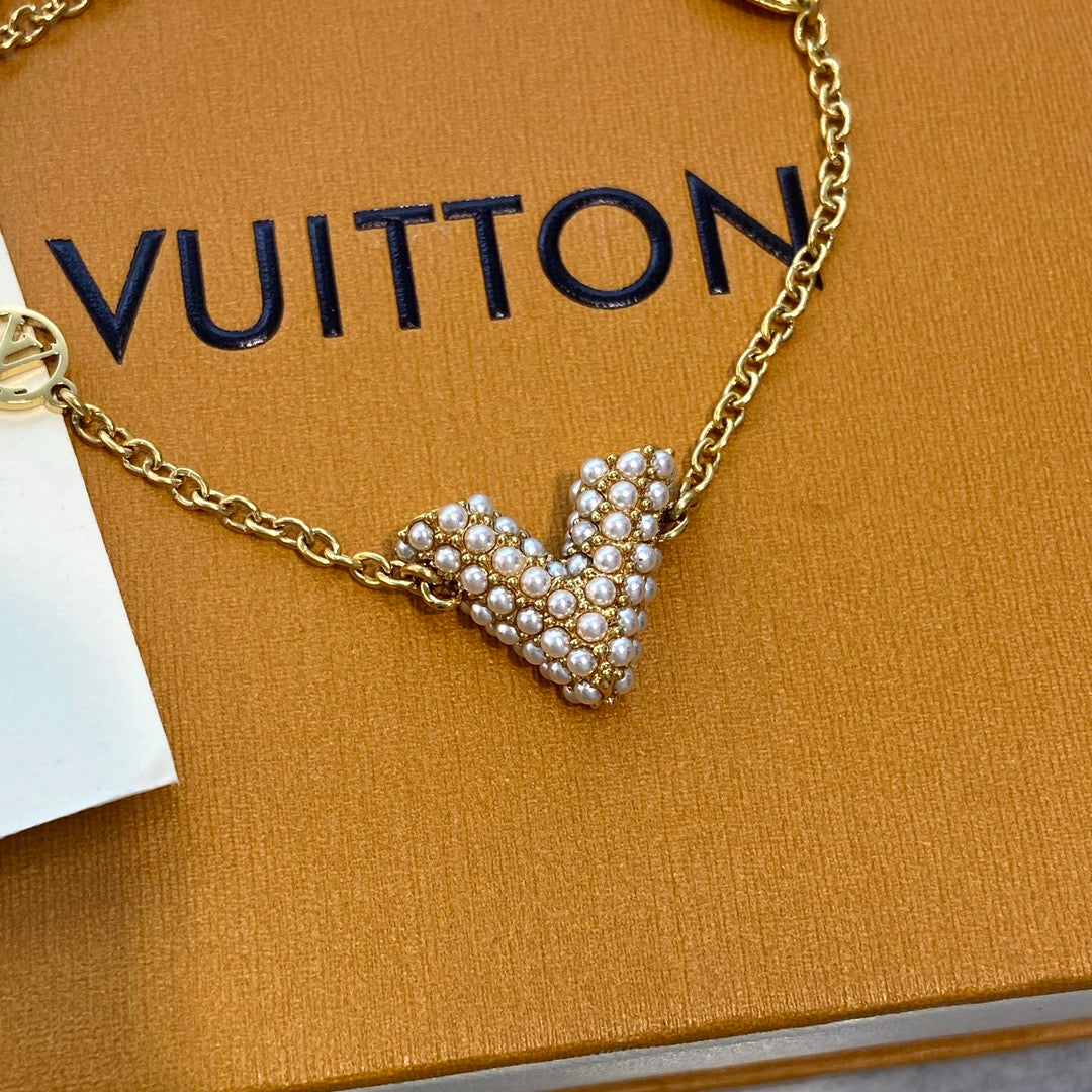 LV V Pearl Bracelet
