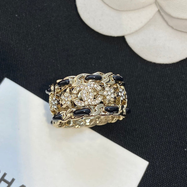 香奈儿黑色皮革星形戒指