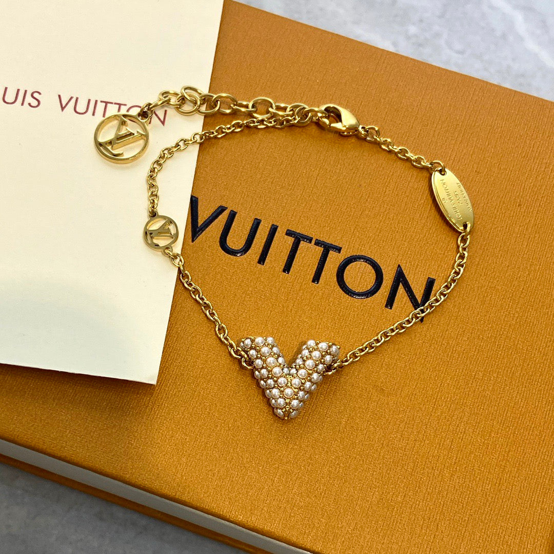 LV V Pearl Bracelet