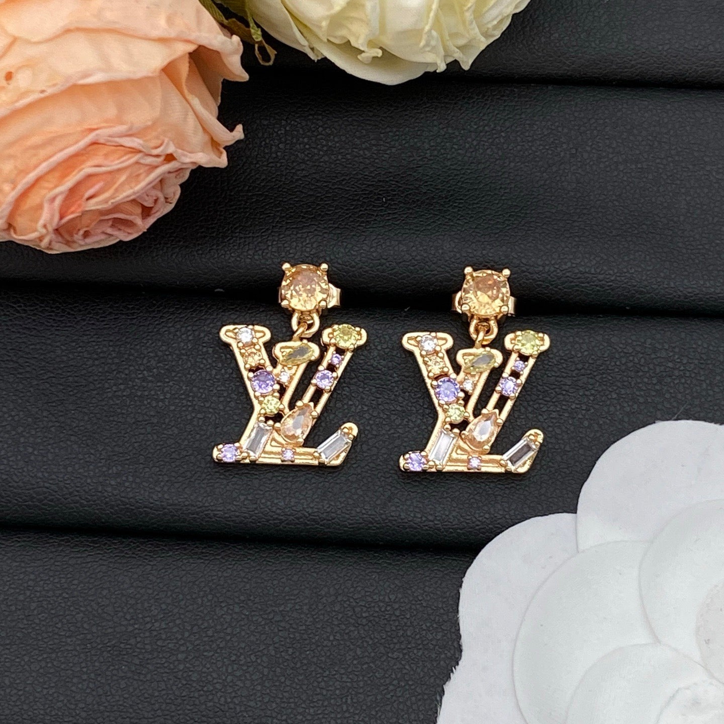 LV Color Diamond Necklace Bracelet Earrings