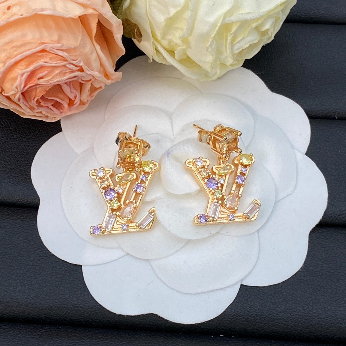 LV Color Diamond Necklace Bracelet Earrings