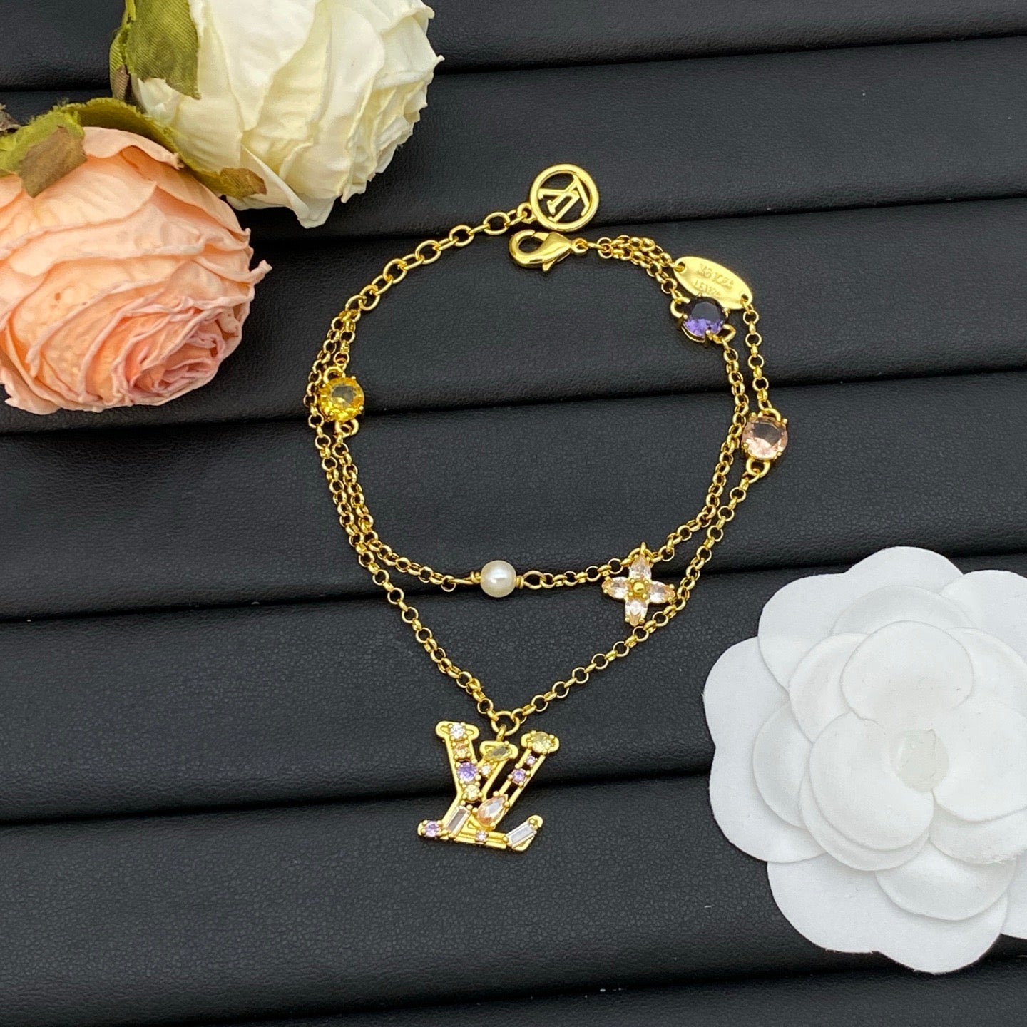 LV Color Diamond Necklace Bracelet Earrings