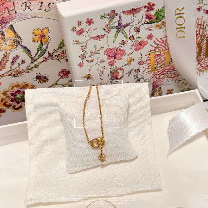 迪奥心形吊坠项链