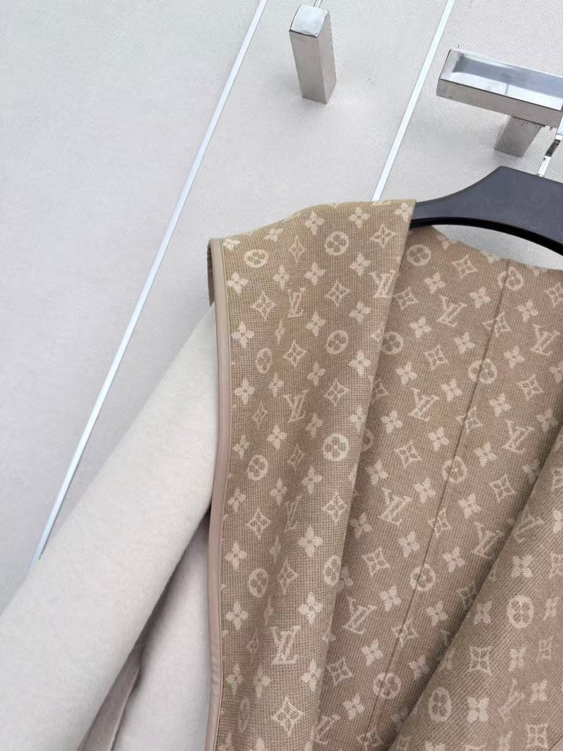 Gucci L/V Coat