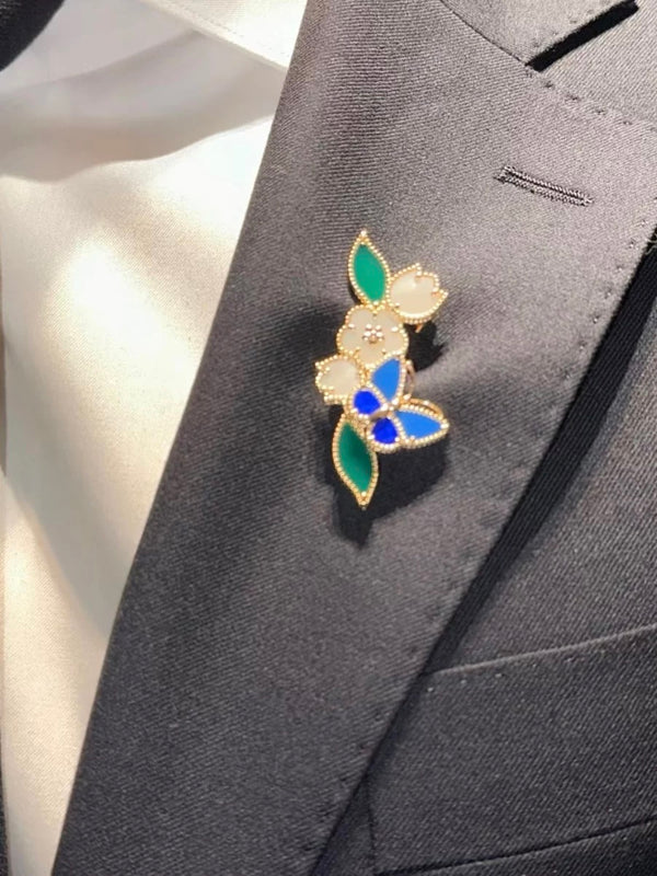 VCA Flower Brooch